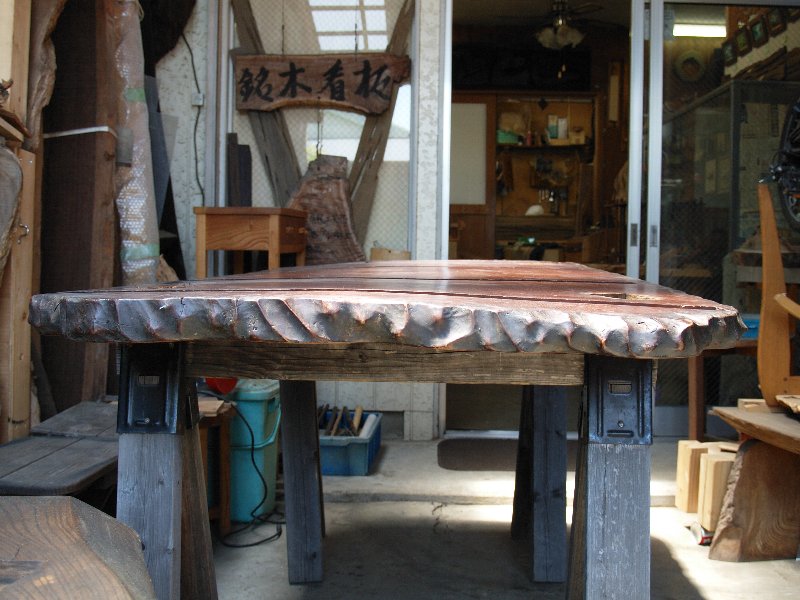 欅の古い座卓